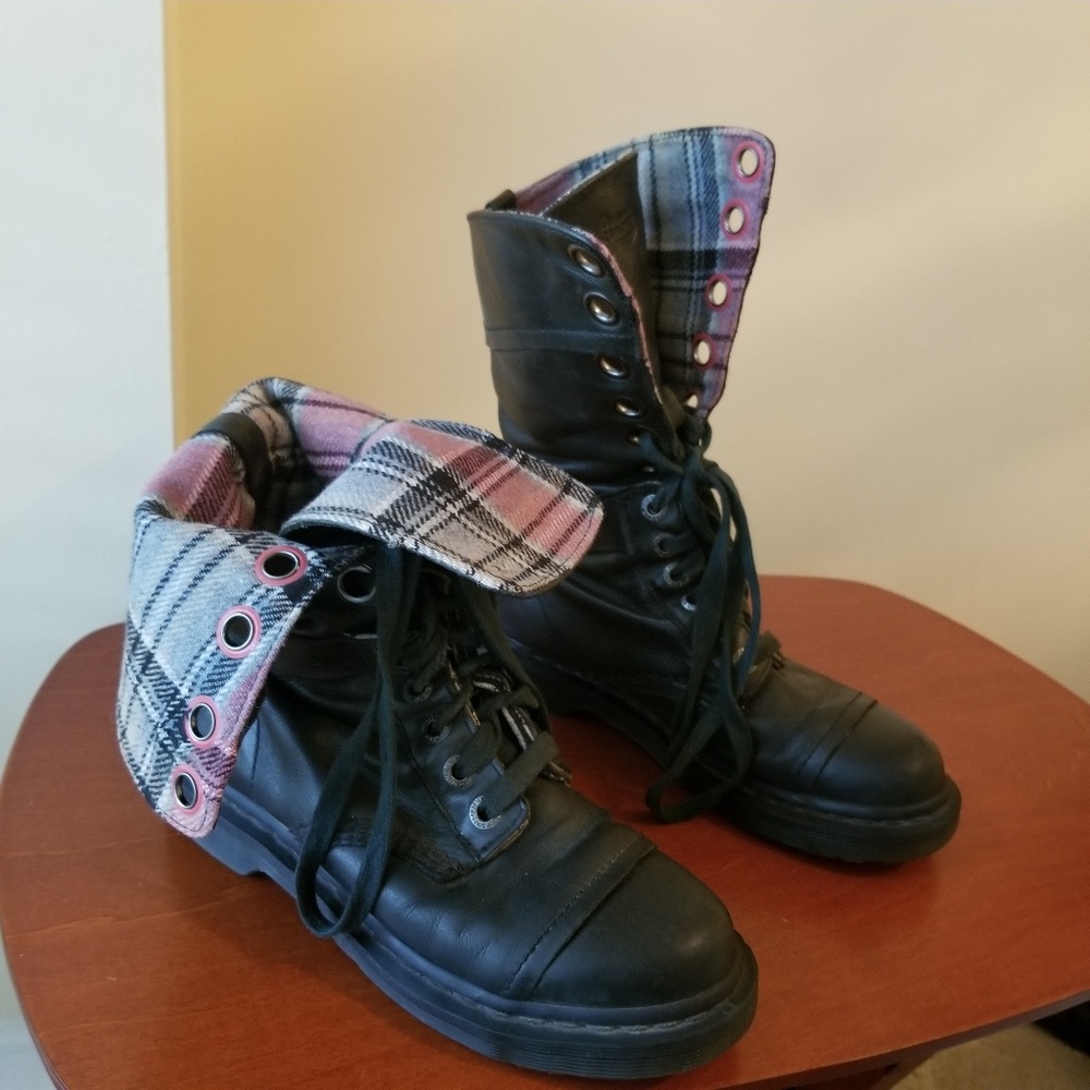 Dr. Martens Black Triumph 1914 Combat Boots - 7